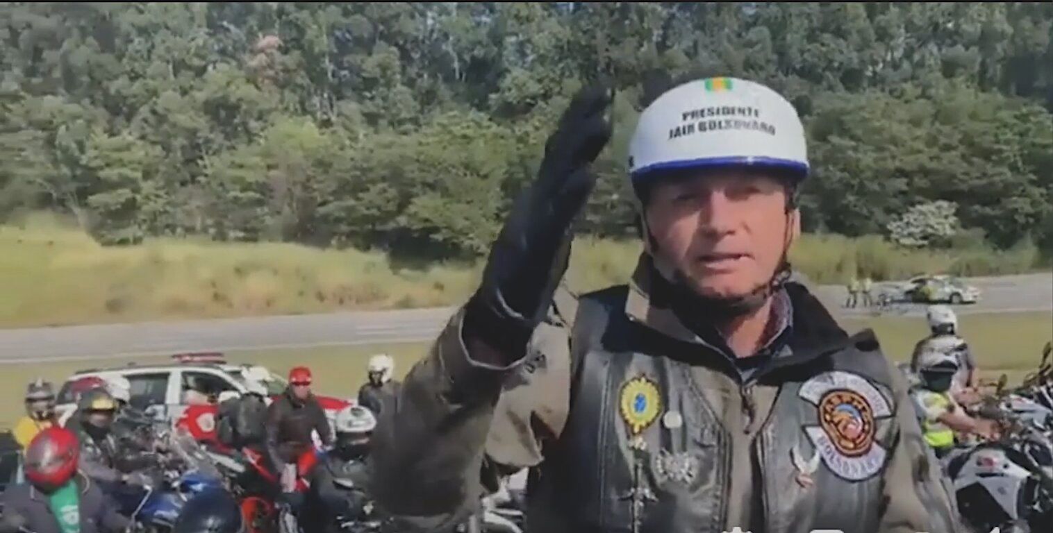Βραζιλία! Ο Μπολσονάρο οδηγεί την παρέλαση μοτοσικλετών στο Σαν Πάολο: “Δεν θα σε αναγκάσω ποτέ να κλειδωθητε μεσα”