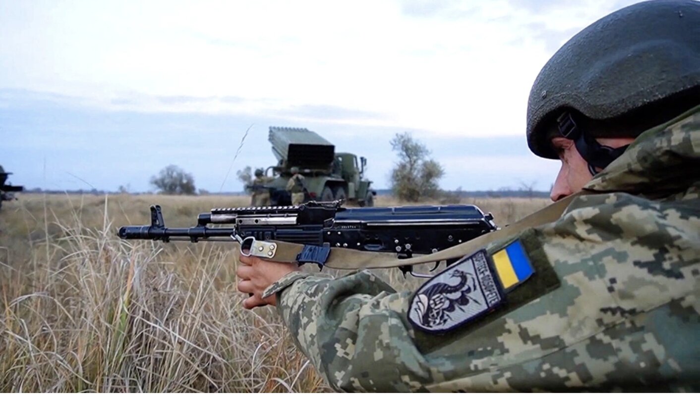 Ουκρανία: «Έτοιμοι» πάνω από 100.000 Ρώσοι στρατιώτες στα σύνορα – Διπλωματική αντεπίθεση από τις ΗΠΑ
