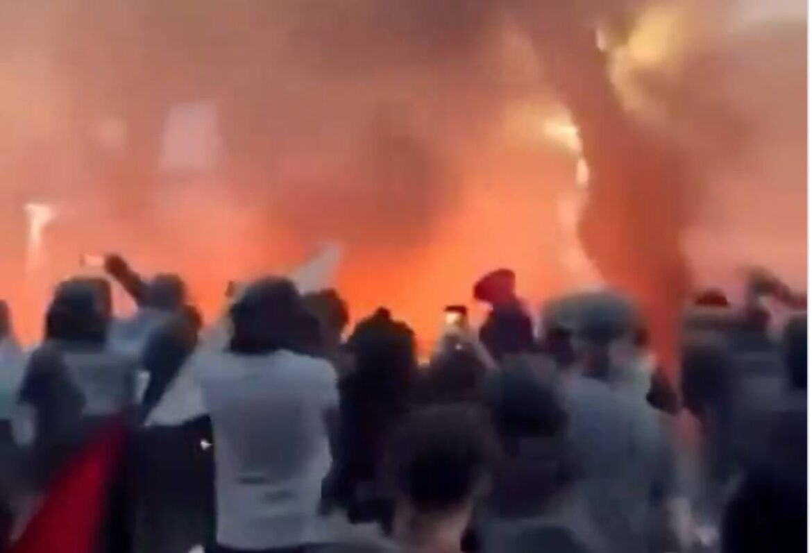 ΜΠΟΥΜ!!! – ΕΚΤΑΚΤΟ: Διαδηλωτές στο Μεξικό μόλις έκαψαν την ισραηλινή πρεσβεία στην Πόλη του Μεξικού!!! Το έθαψαν τα διεθνή ΜΜΕ!!!